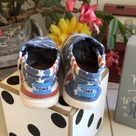 ‘Toms’ Classic Americana Canvas Slip-Ons - Picture 7 of 8